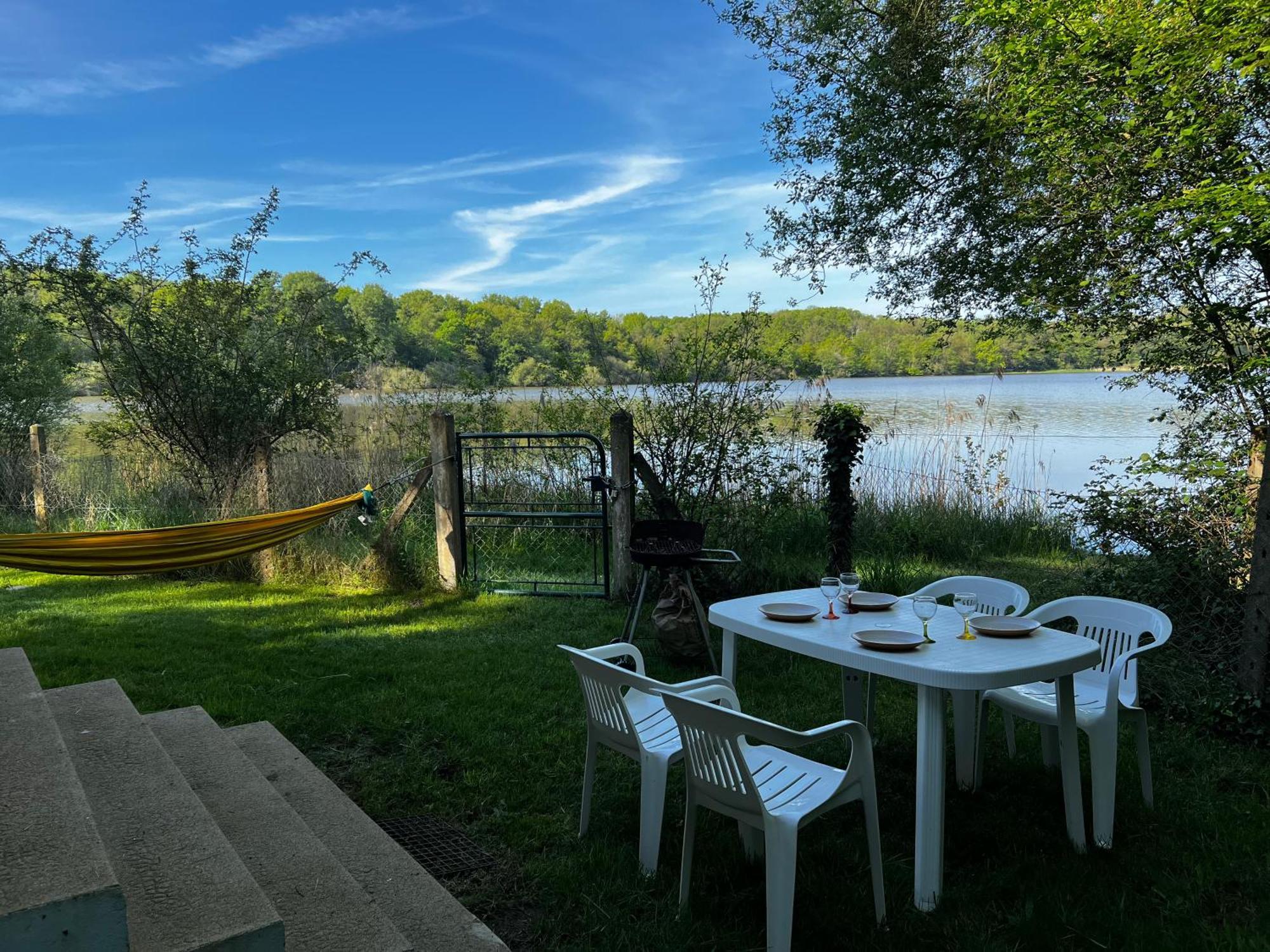 Chalet Au Bord De L'Etang 4 Pers Les Boulmiers Luaran gambar
