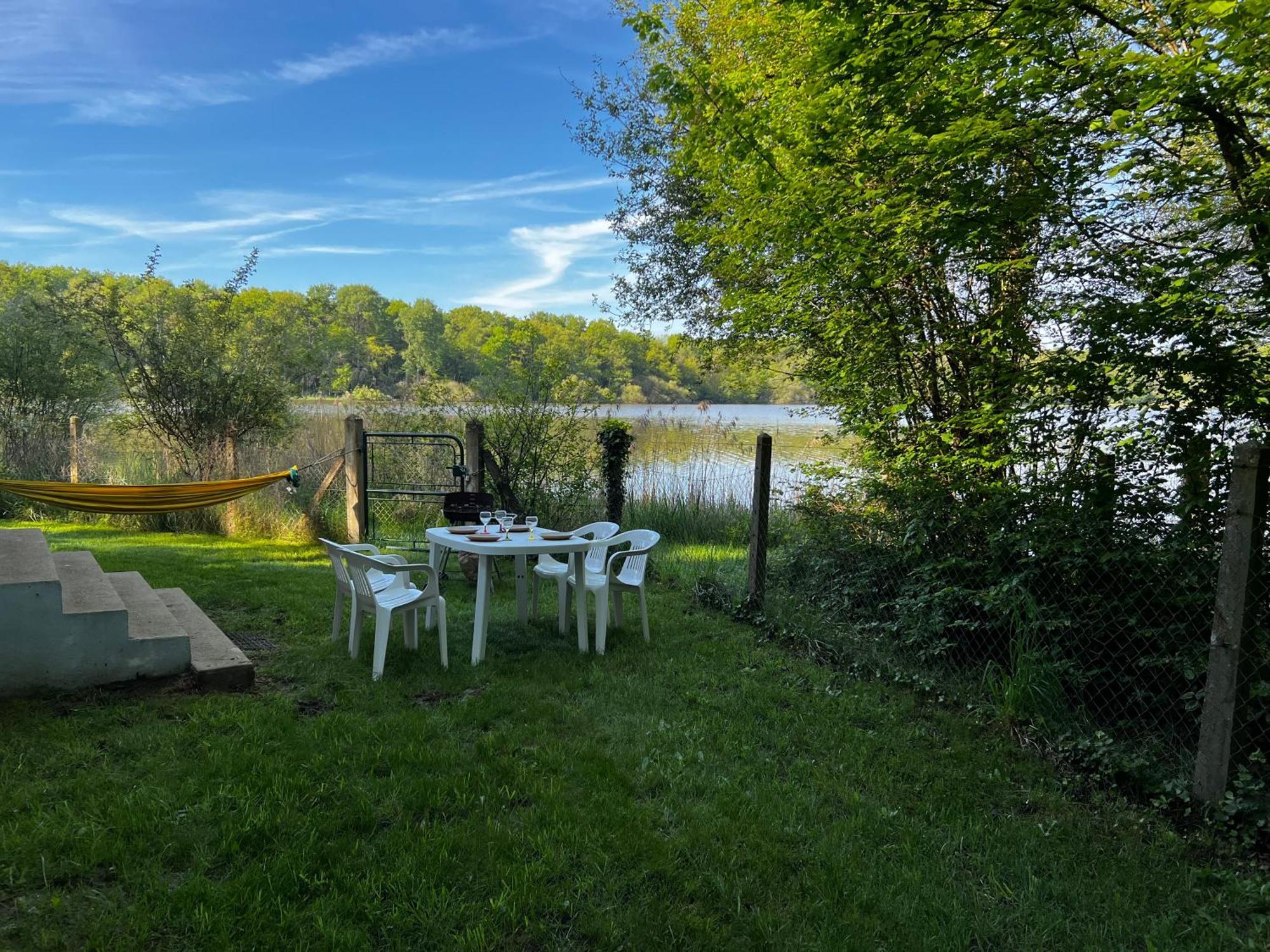 Chalet Au Bord De L'Etang 4 Pers Villa Les Boulmiers Luaran gambar